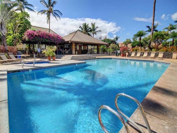 Second Floor Condo with 2 Bedrooms and Ocean Views