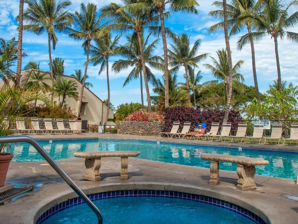 Second Floor Condo with 2 Bedrooms and Ocean Views