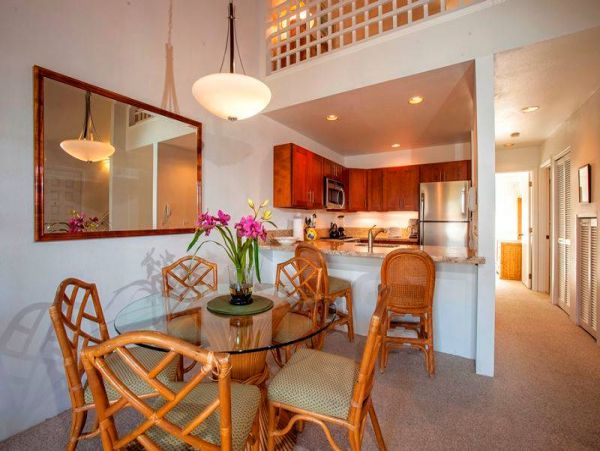 Second Floor Condo with 2 Bedrooms and Ocean Views