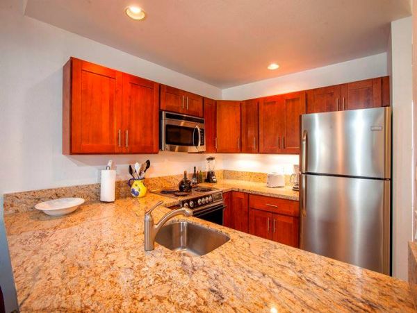 Second Floor Condo with 2 Bedrooms and Ocean Views