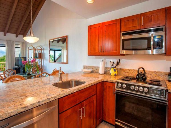 Second Floor Condo with 2 Bedrooms and Ocean Views