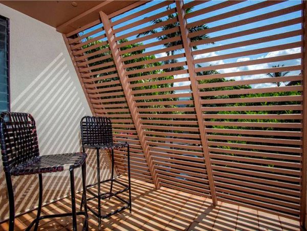 Second Floor Condo with 2 Bedrooms and Ocean Views