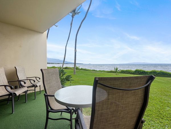 Beachfront Ground-Floor Kihei Vacation Condo