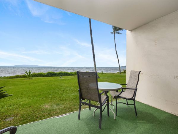 Beachfront Ground-Floor Kihei Vacation Condo