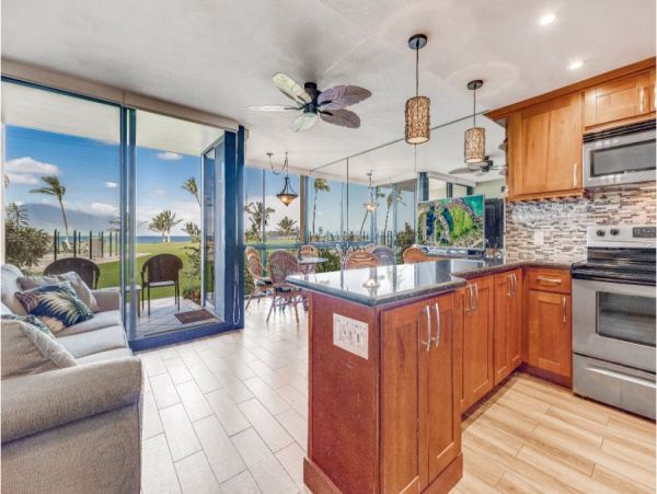 One Bedroom Views of The Pacific Ocean.