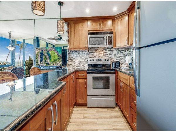 One Bedroom Views of The Pacific Ocean.