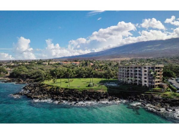 One Bedroom Views of The Pacific Ocean.