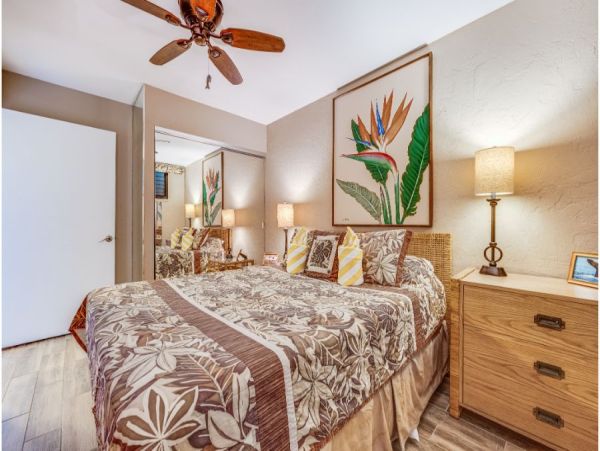 One Bedroom Views of The Pacific Ocean.