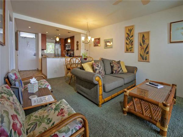 Kihei Oceanfront Two Bedroom Vacation Beach Condo Sleeps 4