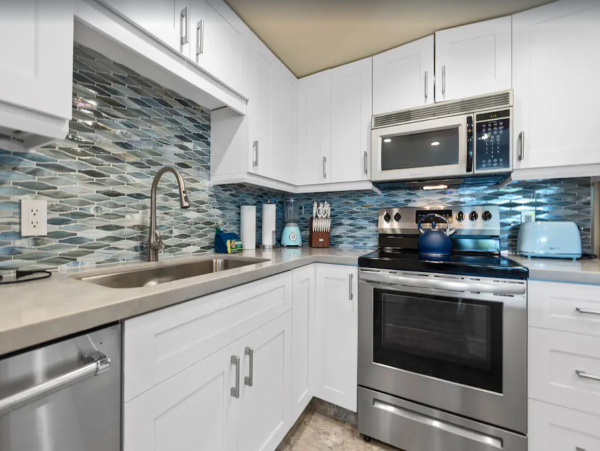Great Location Beach Across the Street Two Bedroom Condo in Kihei
