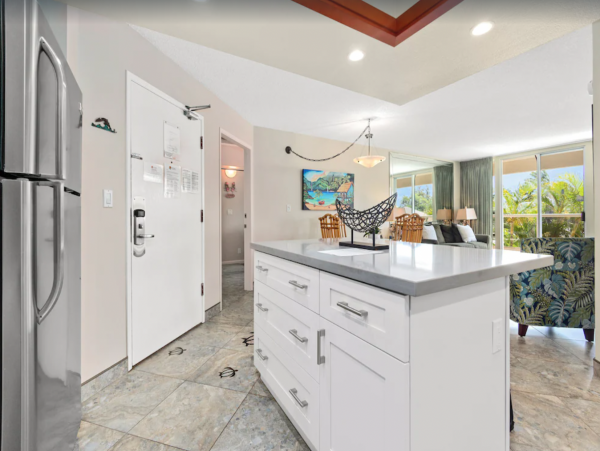Great Location Beach Across the Street Two Bedroom Condo in Kihei