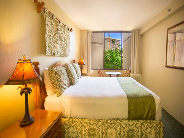 Lovely Two Bedroom Garden View Vacation Condo