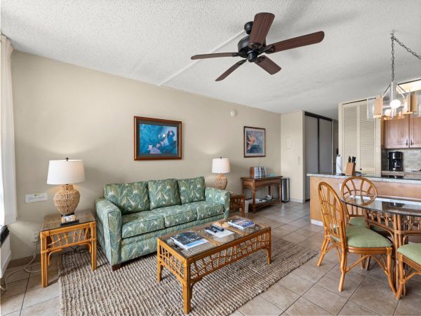 Kihei One Bedroom Condo Short Walk to Beach Sleep Four Guests