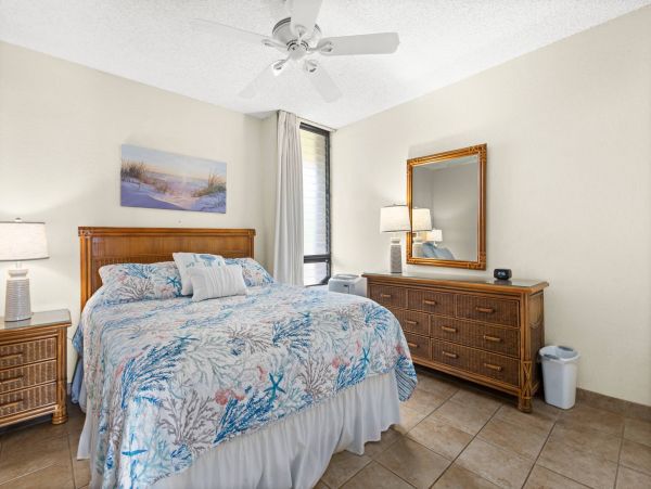 Kihei One Bedroom Condo Short Walk to Beach Sleep Four Guests