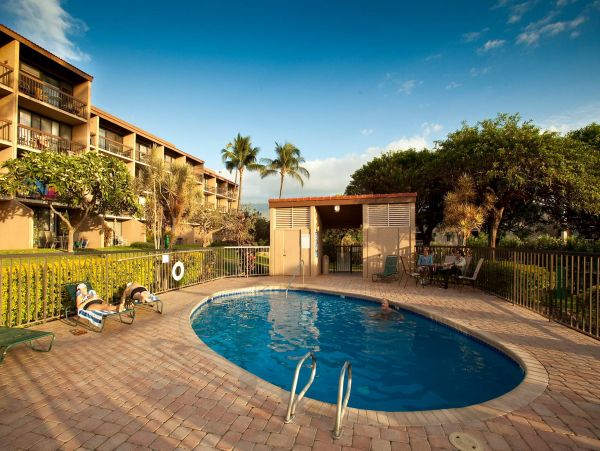 Kihei One Bedroom Condo Short Walk to Beach Sleep Four Guests