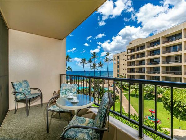 Ocean Views from Private Lanai!