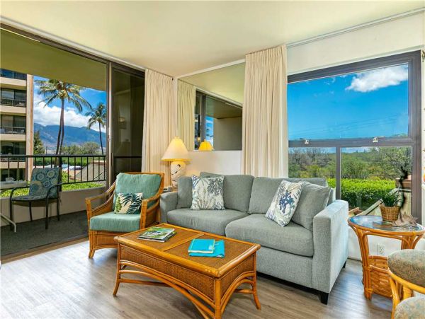 Ocean Views from Private Lanai!