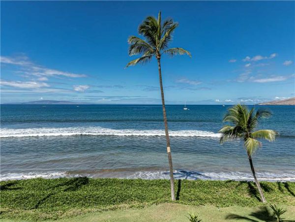 Ocean Views from Private Lanai!