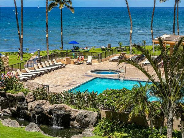 Ocean Views from Private Lanai!