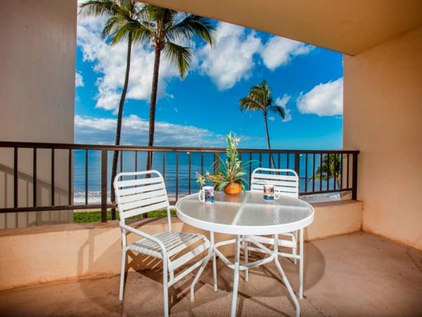 Stunning Ocean Views from this Lovely Condo in Kihei