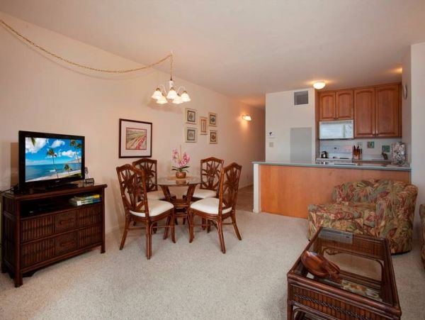 Stunning Ocean Views from this Lovely Condo in Kihei