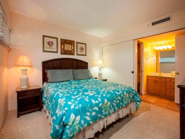 Stunning Ocean Views from this Lovely Condo in Kihei
