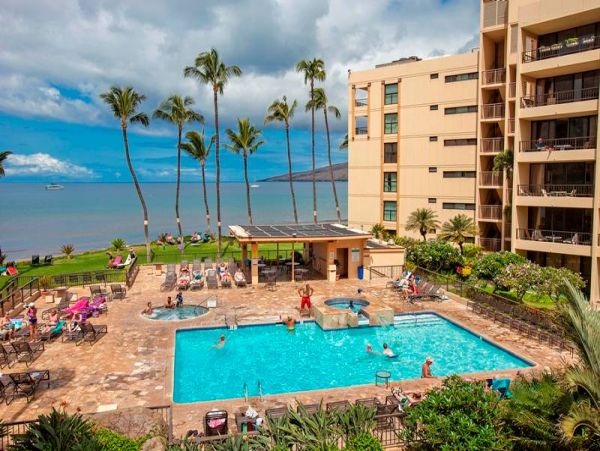 Stunning Ocean Views from this Lovely Condo in Kihei