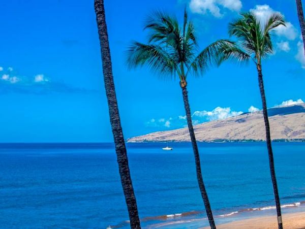 Stunning Ocean Views from this Lovely Condo in Kihei
