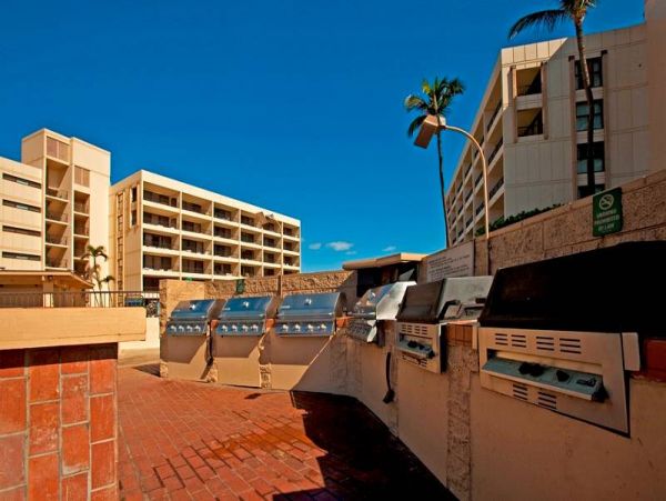 Stunning Ocean Views from this Lovely Condo in Kihei
