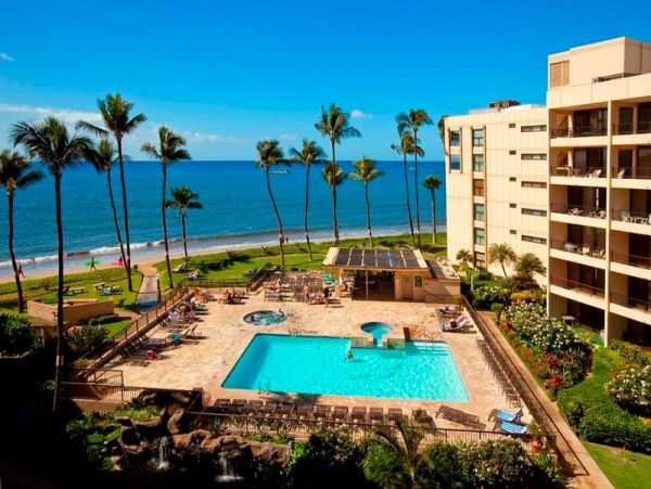 Stunning Ocean Views from this Lovely Condo in Kihei