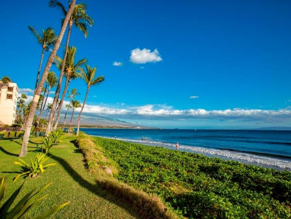 Stunning Ocean Views from this Lovely Condo in Kihei