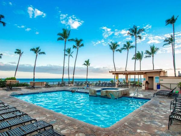 Stunning Ocean Views from this Lovely Condo in Kihei