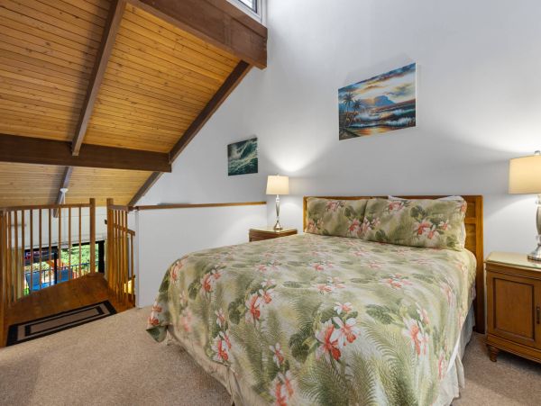Luxury Two-Bedroom Loft in South Kihei - Ocean Views & Family Amenities