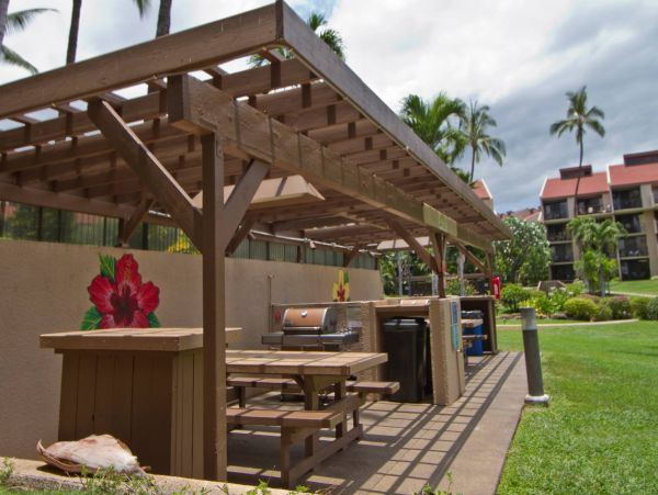 Luxury Two-Bedroom Loft in South Kihei - Ocean Views & Family Amenities