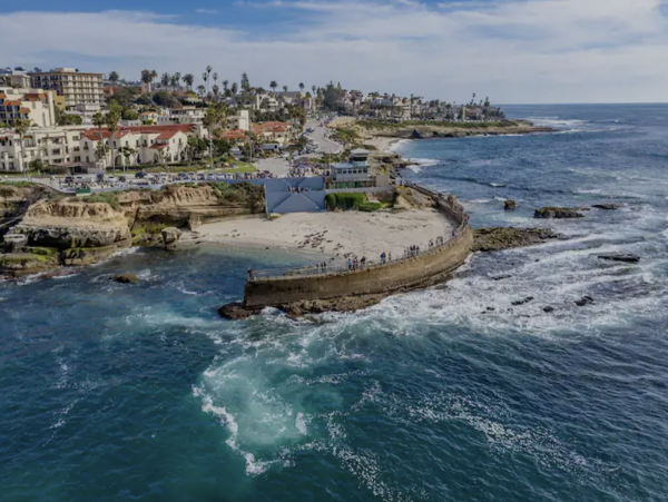 Ten Min Walk Into Lovely La Jolla Village