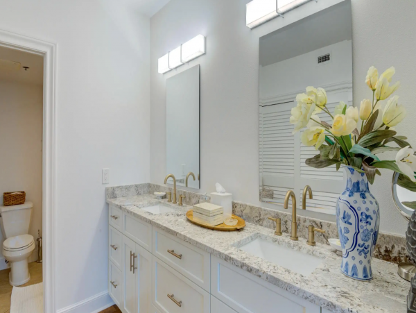 Longboat Key. Vacation Rental Condo Beach Side With Pool