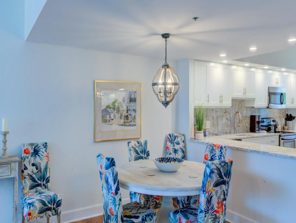 Longboat Key. Vacation Rental Condo Beach Side With Pool