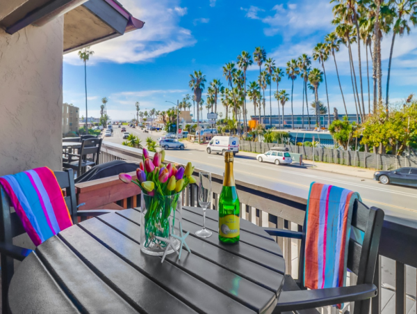 Lovely Ocean Beach Vacation Rental 5 Bedrooms Sleeps 11