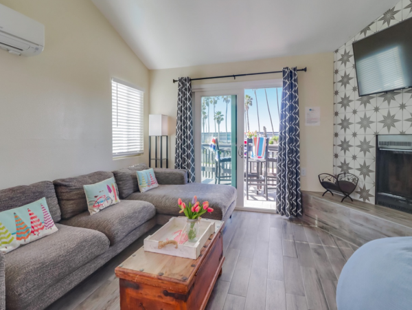 Lovely Ocean Beach Vacation Rental 5 Bedrooms Sleeps 11