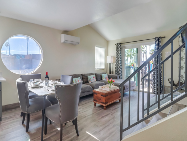 Lovely Ocean Beach Vacation Rental 5 Bedrooms Sleeps 11