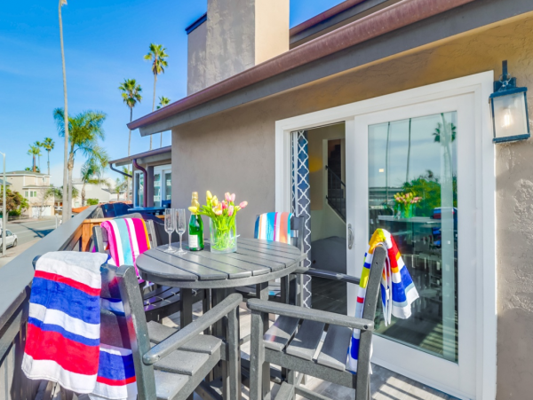Lovely Ocean Beach Vacation Rental 5 Bedrooms Sleeps 11