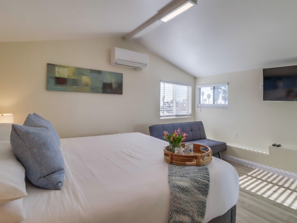 Lovely Ocean Beach Vacation Rental 5 Bedrooms Sleeps 11