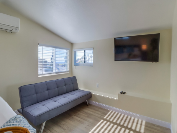 Lovely Ocean Beach Vacation Rental 5 Bedrooms Sleeps 11