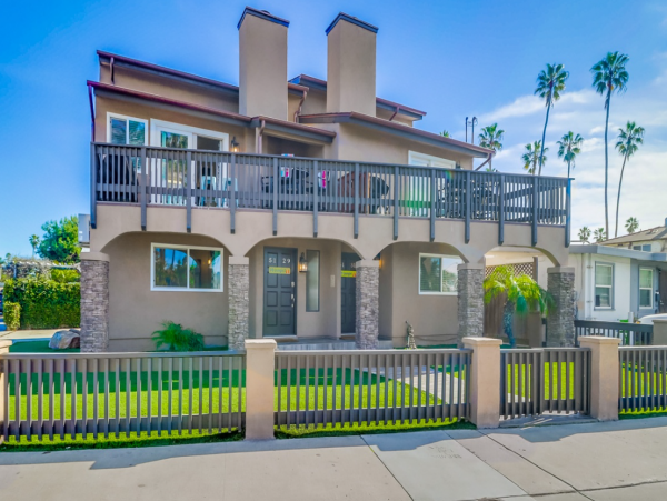 Lovely Ocean Beach Vacation Rental 5 Bedrooms Sleeps 11