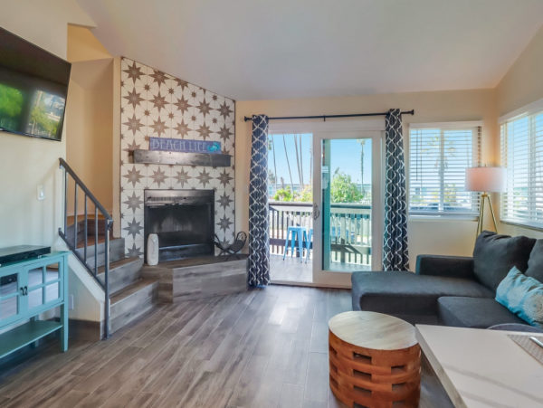 Lovely Ocean Beach Vacation Rental 5 Bedrooms Sleeps 11