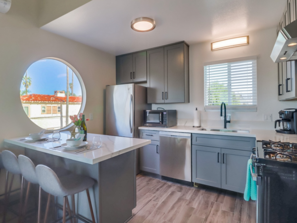 Lovely Ocean Beach Vacation Rental 5 Bedrooms Sleeps 11