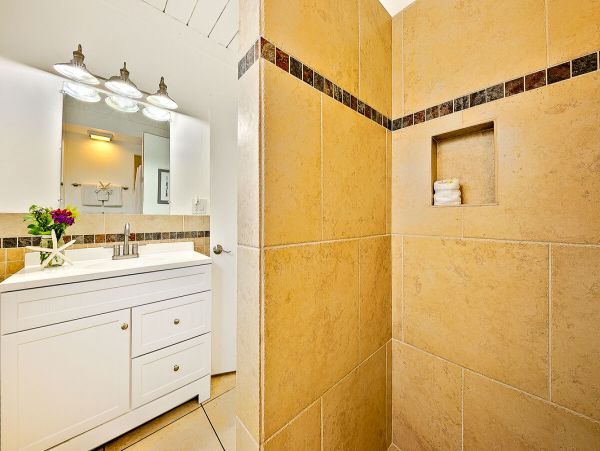 Beachside 2 Bedroom Vacation Rental