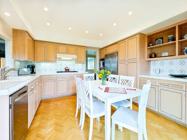 Clean and Bright with Beautiful Views