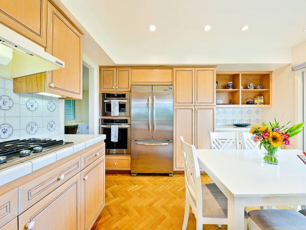 Clean and Bright with Beautiful Views