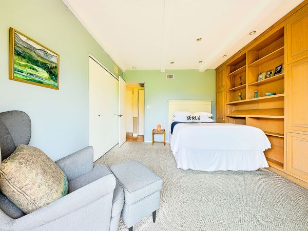Clean and Bright with Beautiful Views